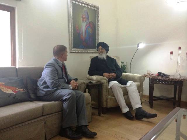 Amb Carmon meets Punjab CM Prakash Singh Badal